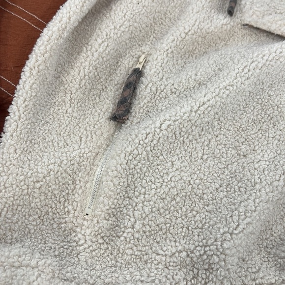 Uncharted Threads Fleece - Picture 2 of 4